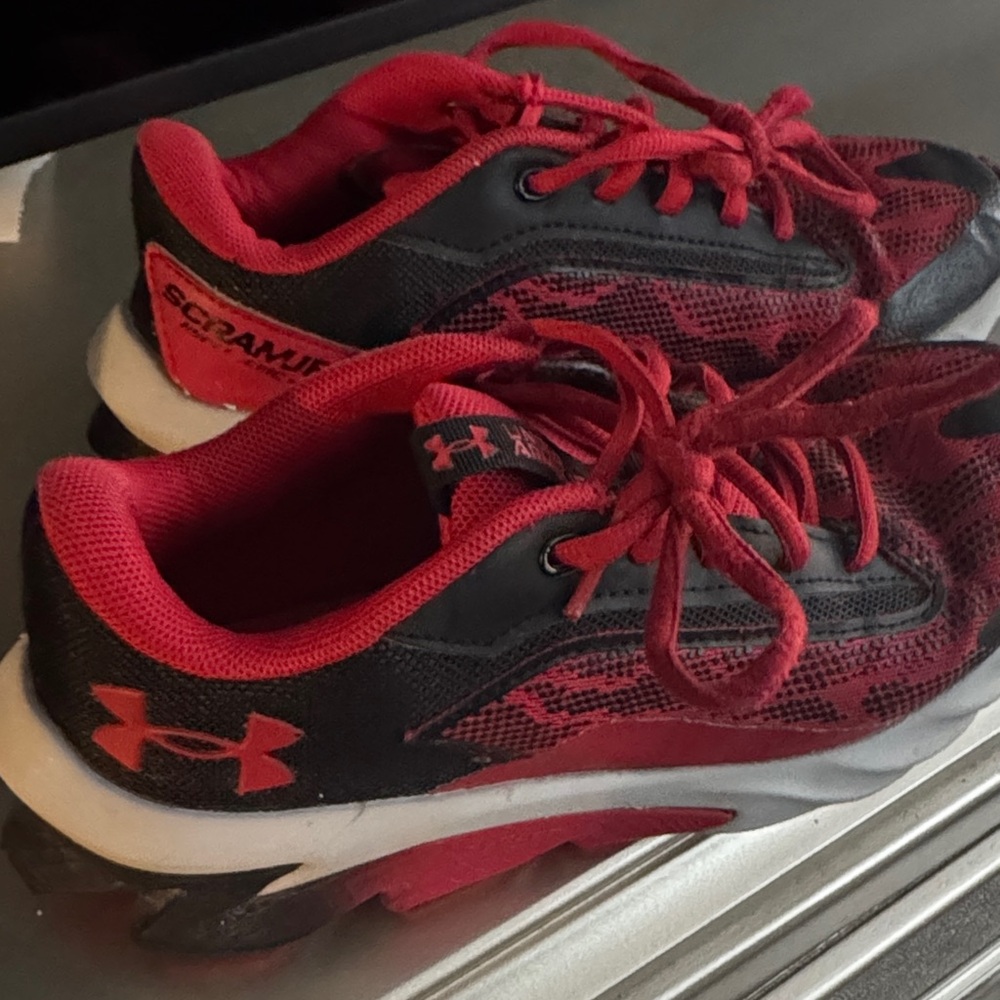 Boys 
Under Armour Kids' Black and Red Sneakers